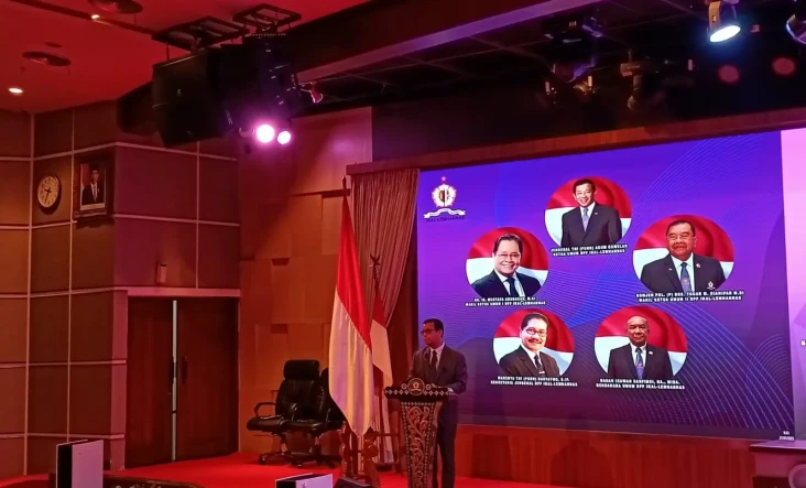 Andi Widjajanto Ajak...