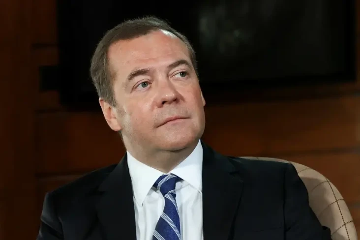 Dmitry Medvedev Peringatkan...