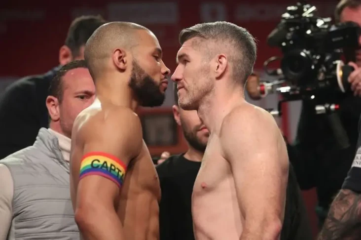 Chris Eubank Jr Pakai...