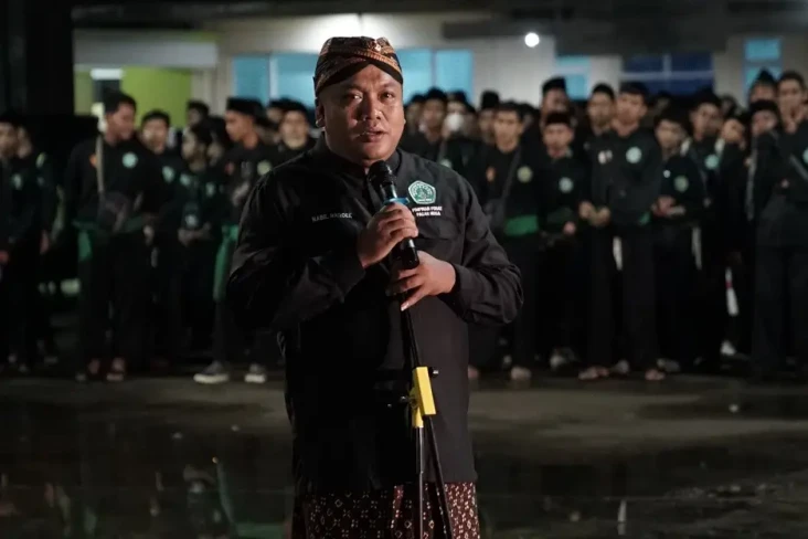 Nabil Haroen Tunjuk...