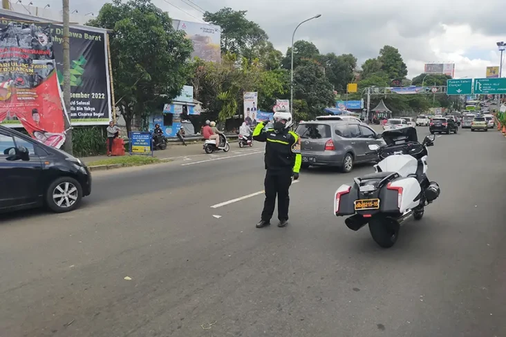 Jalur Puncak Bogor Macet,...