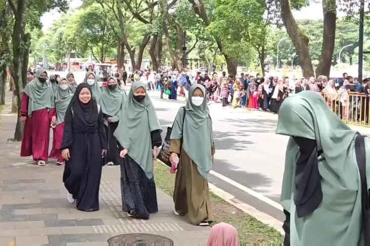 Libur Imlek 2023, TMII...