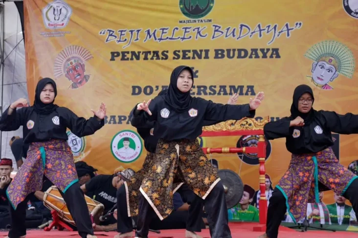 Lestarikan Seni dan...