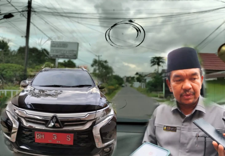 Kaca Mobil Ketua DPRD...