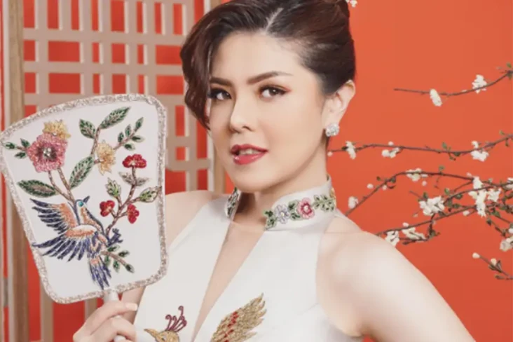 Tina Toon Rayakan Imlek...