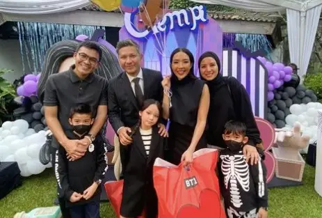 Rayakan Ulang Tahun...