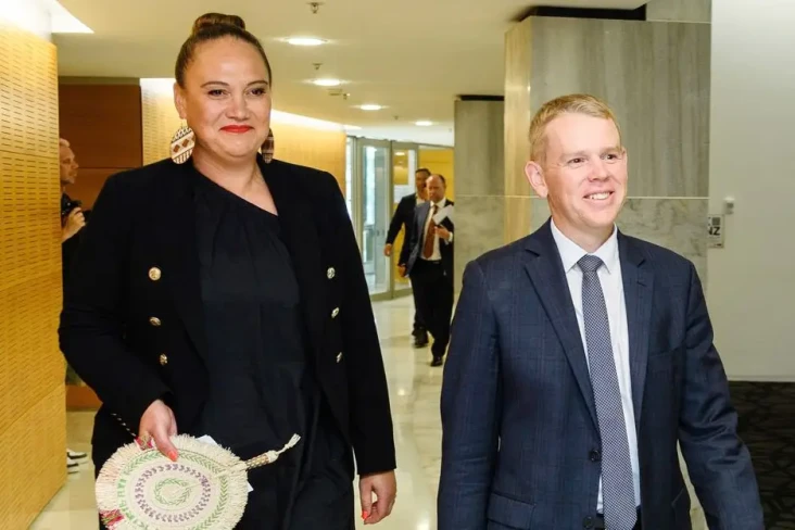 Chris Hipkins Ditetapkan...