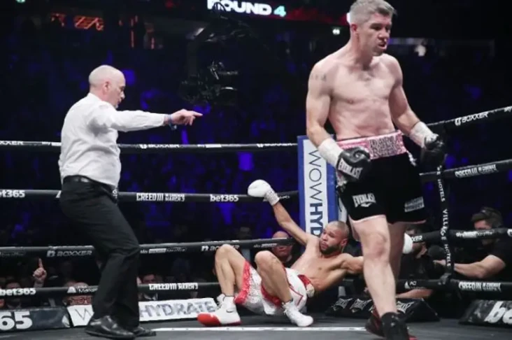 Liam Smith Pukul KO...