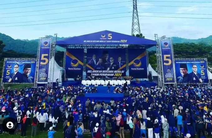 Ribuan Warga Bandung...