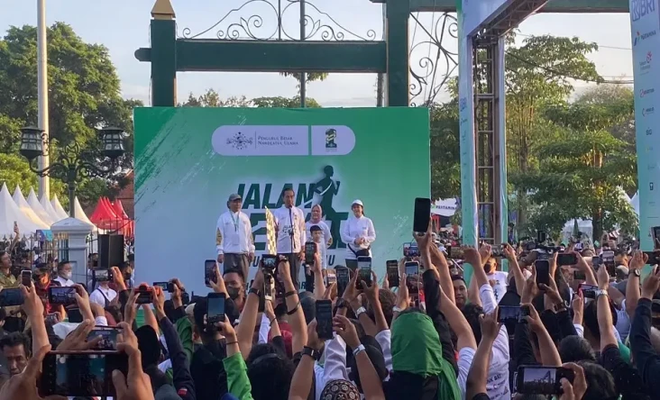 Presiden Jokowi dan...