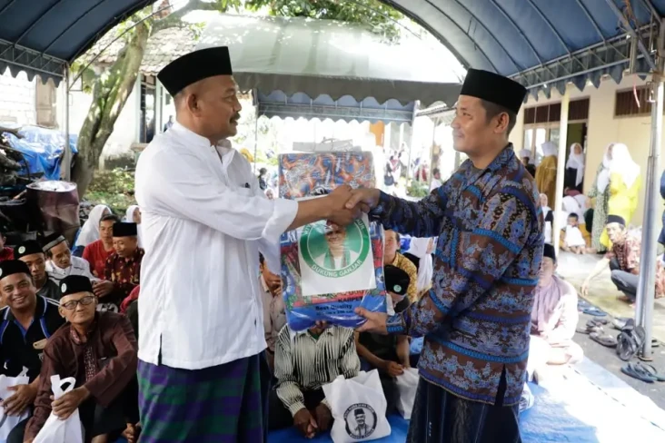 Kiai Muda Jatim Serahkan...
