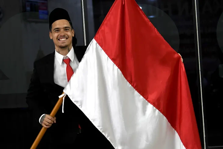 Shayne Pattynama Resmi...
