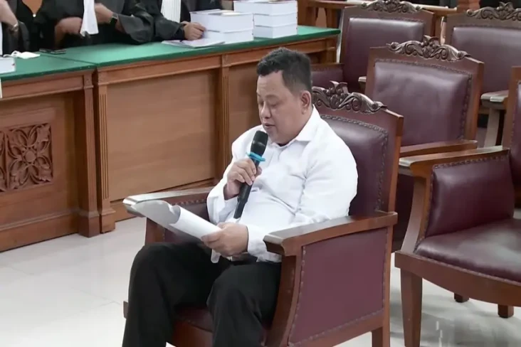Kuat Maruf Bacakan Pleidoi:...
