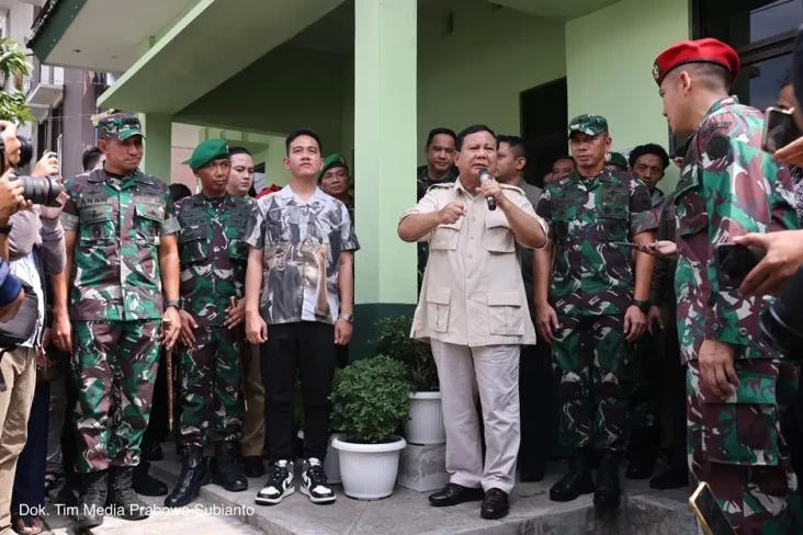 Prabowo Didampingi Gibran...
