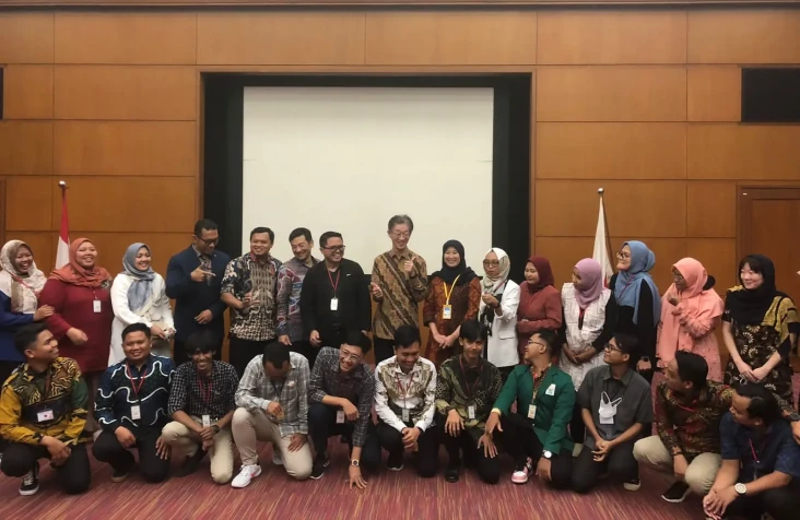 25 Pemuda Indonesia...