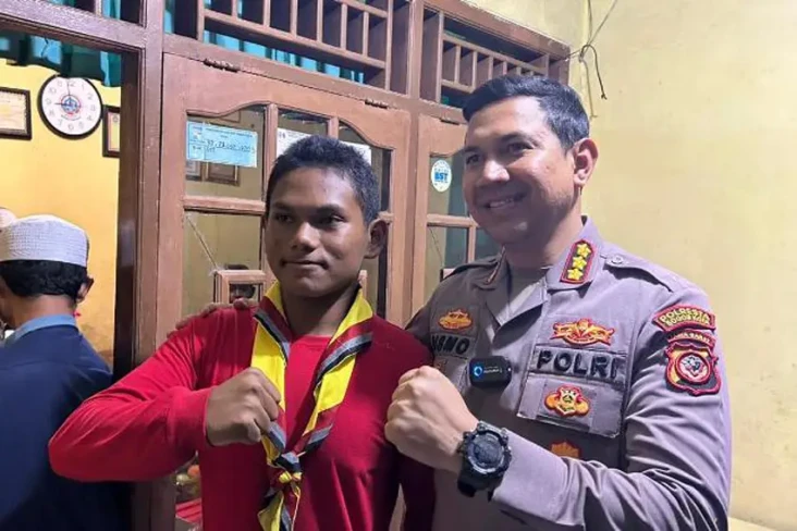 Alfin Siswa SMP Buka...
