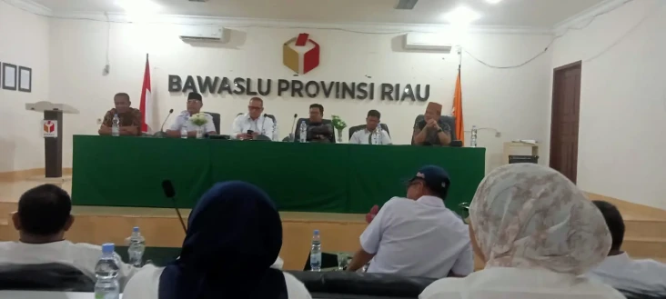 Bawaslu Riau Puji Partai...