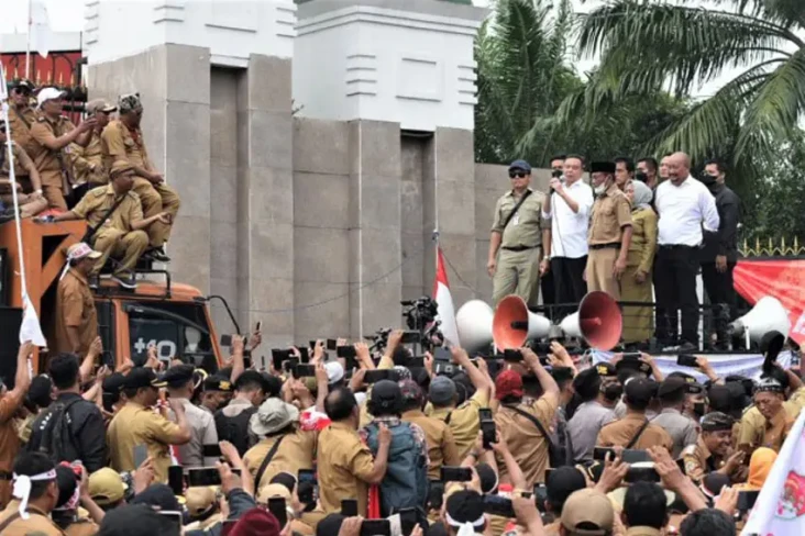 Pengamat: Ada Oligarki...