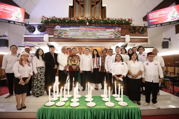 Di Balik Perayaan Natal...