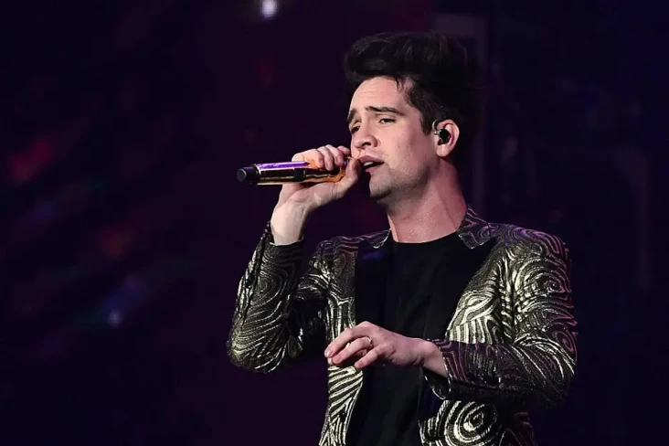 Brendon Urie Umumkan...