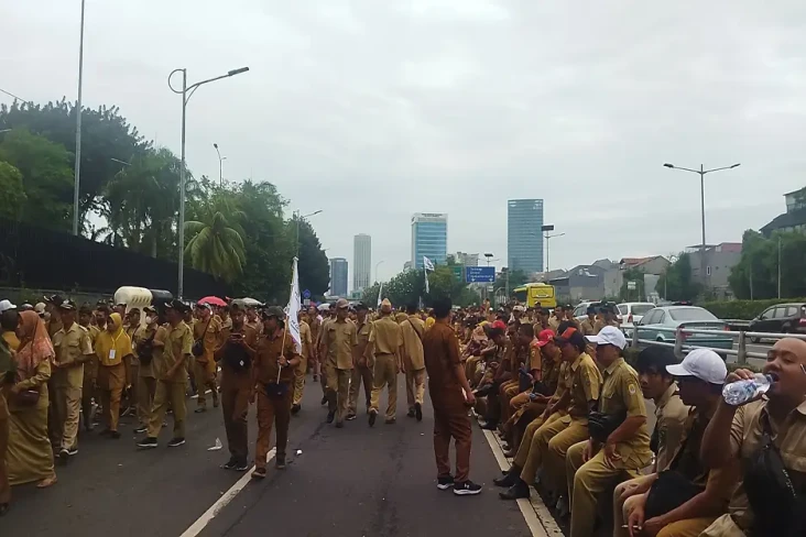 Polisi Tutup Akses ke...