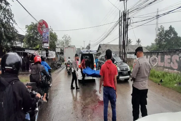 Kecelakaan Motor di...