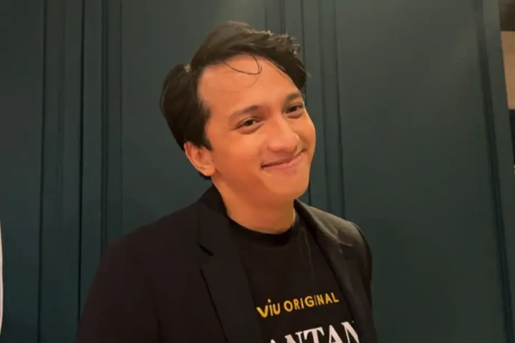Hari Ini Ulang Tahun,...
