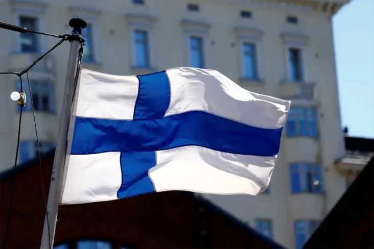 Finlandia Pertimbangkan...