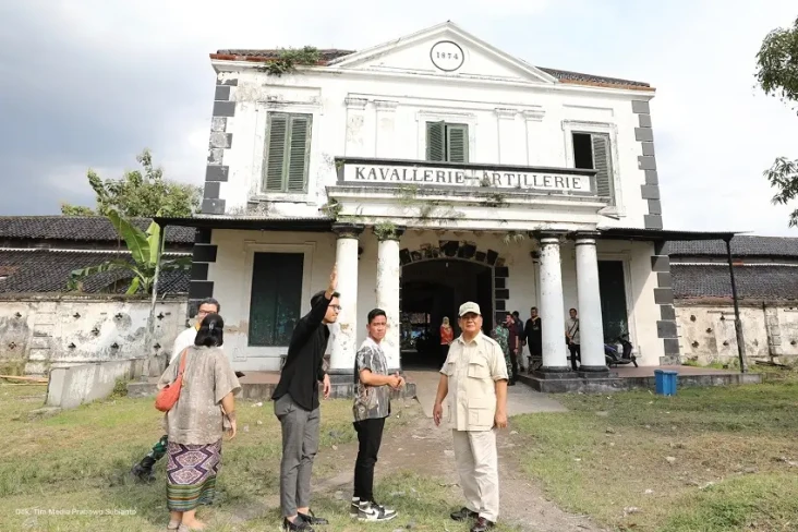 Pertemuan Prabowo dengan...