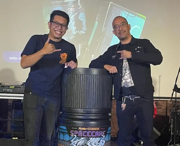 Sibuk Bermusik, Arian...
