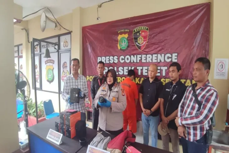 Beraksi di Mall Kota...