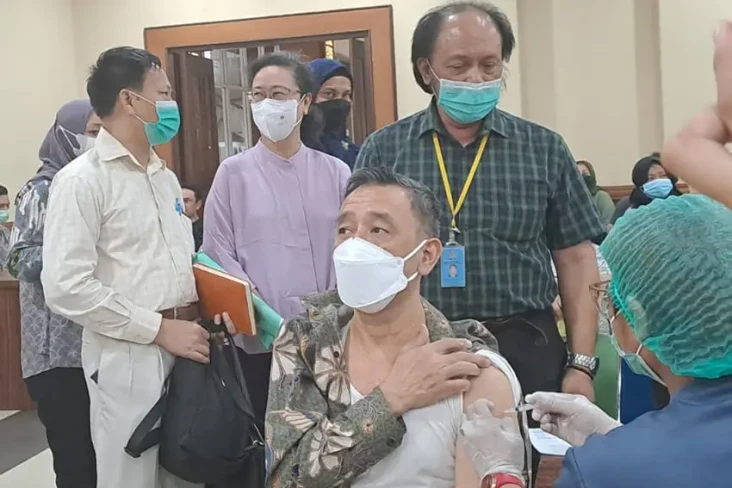 Dubes Myanmar Disuntik...