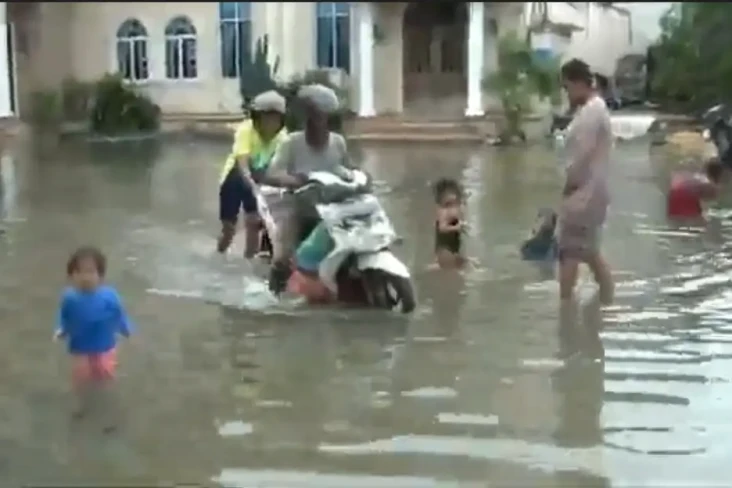 Cuaca Ekstrem Mengintai,...