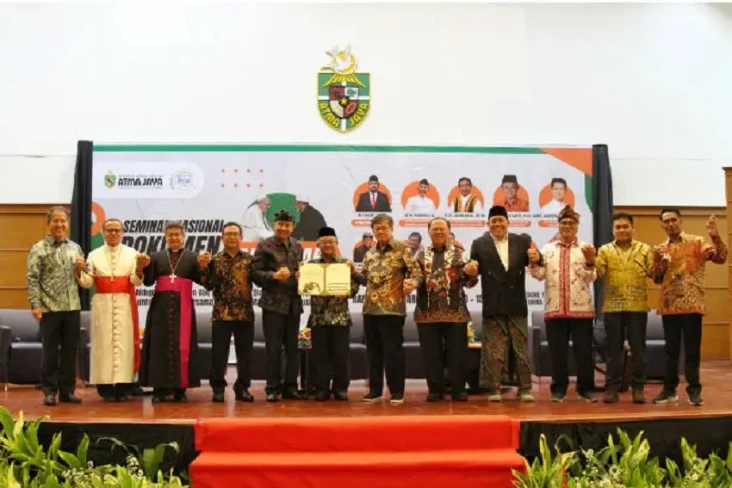 Bertempat di Unika Atma...