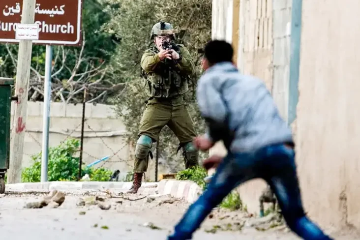 Pasukan Israel Bunuh...
