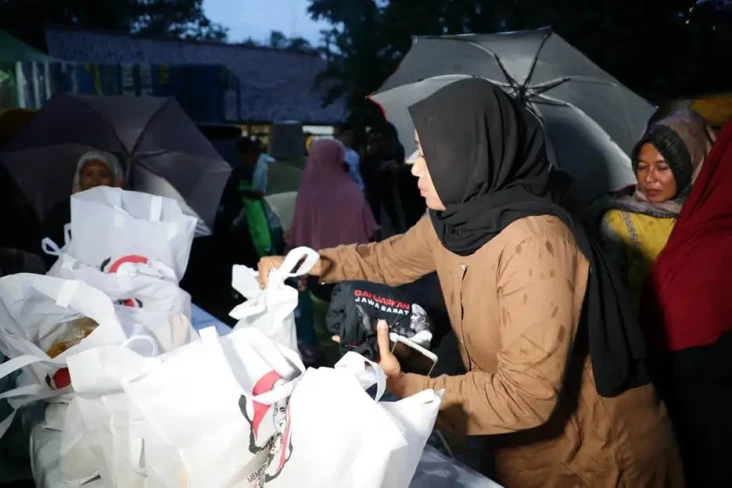 Bantu Masyarakat, Relawan...