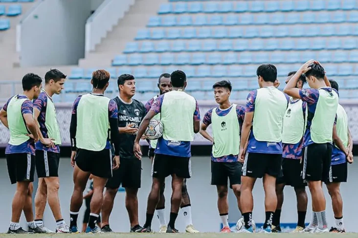 Persita Tangerang vs...