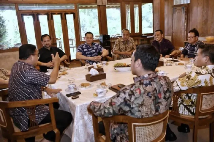 Ajakan AHY Bentuk Sekretariat...