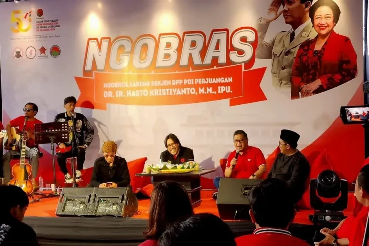 Sekjen PDIP: Berpolitik...