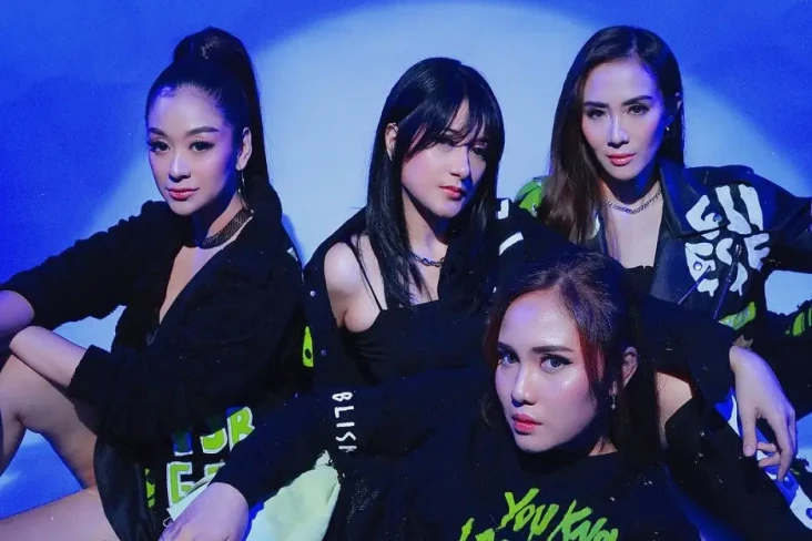 Comeback, Super Girlies...