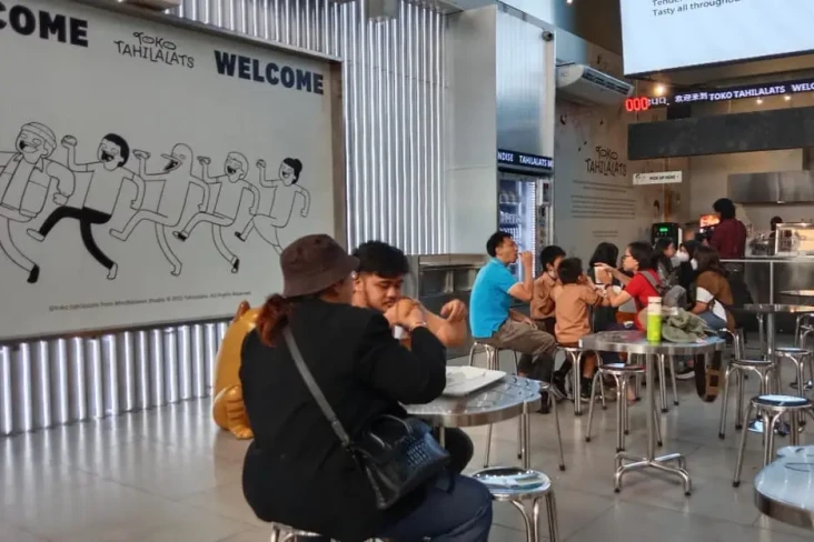 Dari Komik Jadi Kafe,...
