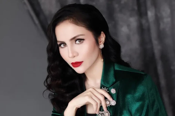 4 Artis Indonesia yang...