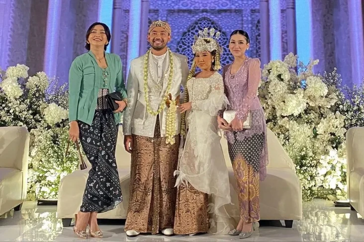 Pernikahan Kiky Saputri...