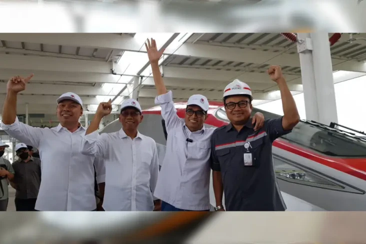 Kereta Cepat Jakarta...