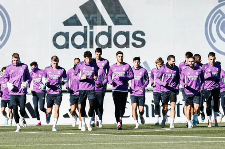 Real Madrid vs Real...
