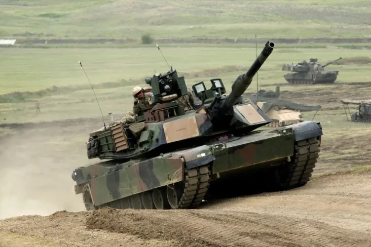 AS Kirim Tank ke Ukraina,...