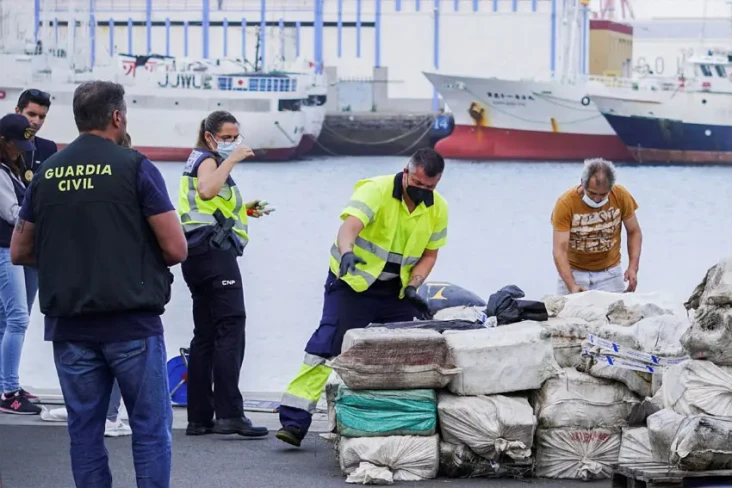 Polisi Spanyol Sita...