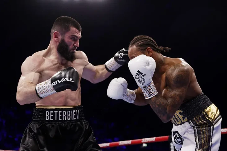 Brutal! Artur Beterbiev...