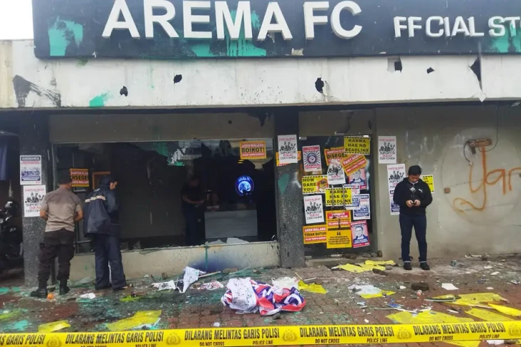 Arema FC Pertimbangkan...