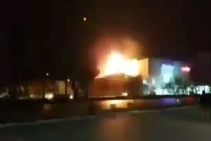 Israel Serang Iran dengan...